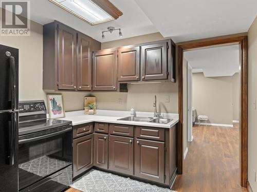 1339 County Rd 27, Lakeshore, ON - Indoor Photo Showing Kitchen With Double Sink