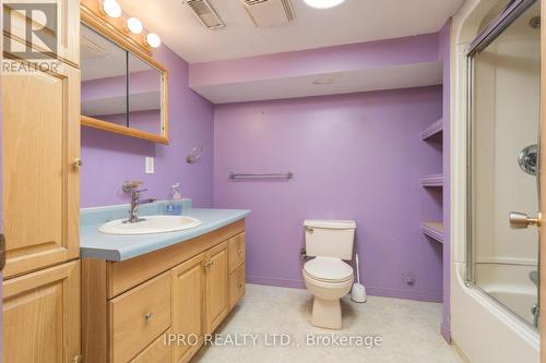 25 Elizabeth Street, Guelph, ON - Indoor Photo Showing Bathroom