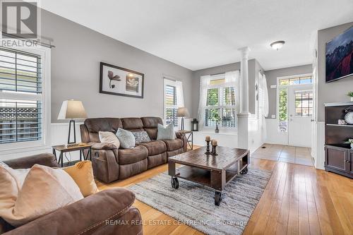 253 Berry Street, Shelburne, ON - Indoor Photo Showing Living Room