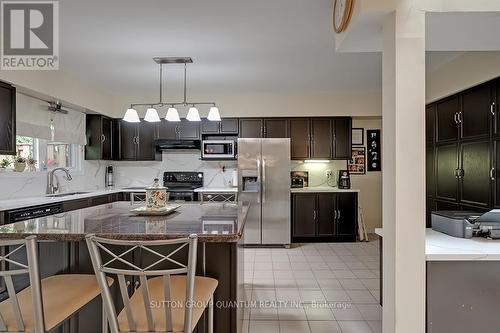 44 - 1180 Walden Circle, Mississauga, ON - Indoor Photo Showing Kitchen