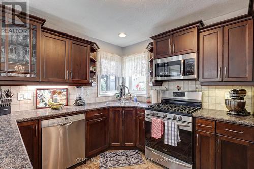 5160 Wales Crescent, Aylmer (Ay), ON - Indoor Photo Showing Kitchen