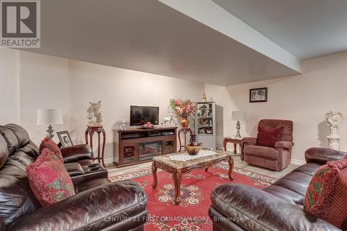 5160 Wales Crescent, Aylmer (Ay), ON - Indoor Photo Showing Living Room