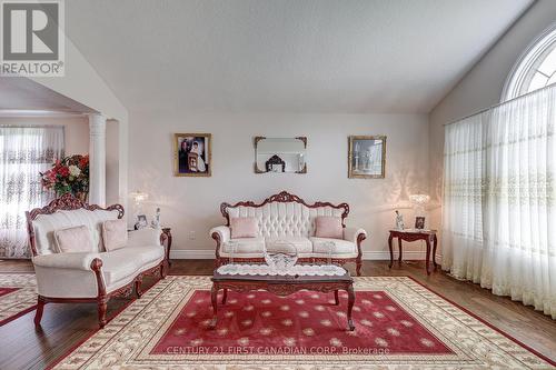 5160 Wales Crescent, Aylmer (Ay), ON - Indoor Photo Showing Living Room