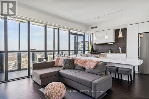 4211 - 101 Charles Street E, Toronto (Church-Yonge Corridor), ON - Indoor Photo Showing Living Room