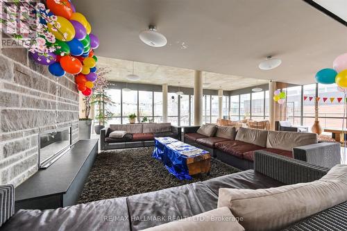 422 - 33 Mill Street, Toronto, ON - Indoor Photo Showing Living Room