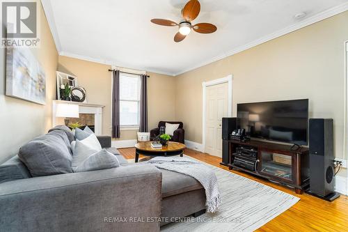 14 Noble Street, Halton Hills, ON - Indoor Photo Showing Living Room