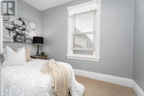 14 Noble Street, Halton Hills, ON - Indoor Photo Showing Bedroom