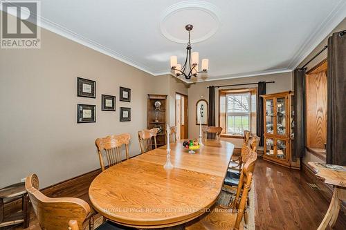 8108 Wellington Rd 22, Centre Wellington, ON - Indoor Photo Showing Dining Room