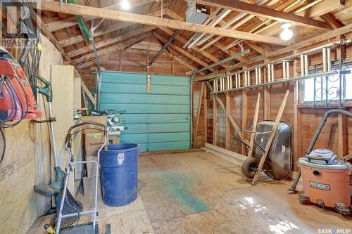 2345 Elphinstone Street, Regina, SK - Indoor Photo Showing Garage