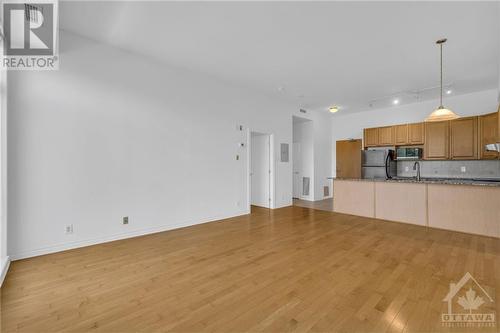 205 Bolton Street Unit#413, Ottawa, ON - Indoor Photo Showing Kitchen