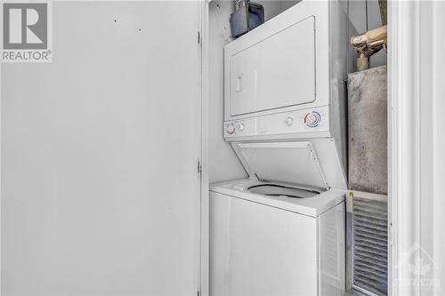 205 Bolton Street Unit#413, Ottawa, ON - Indoor Photo Showing Laundry Room