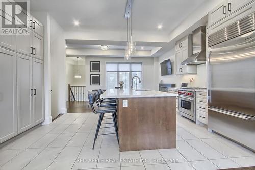 9392 Bayview Avenue, Richmond Hill, ON - Indoor Photo Showing Kitchen With Upgraded Kitchen