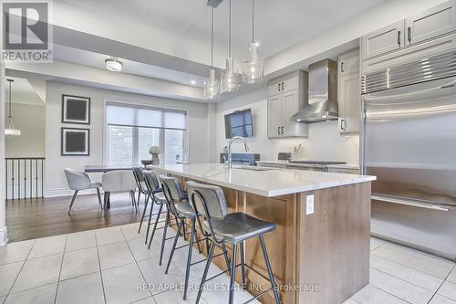 9392 Bayview Avenue, Richmond Hill, ON - Indoor Photo Showing Kitchen With Upgraded Kitchen