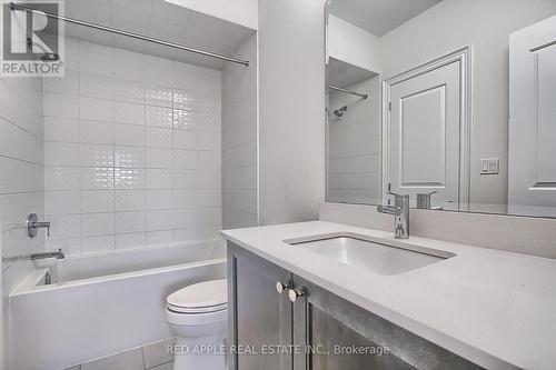 9392 Bayview Avenue, Richmond Hill, ON - Indoor Photo Showing Bathroom