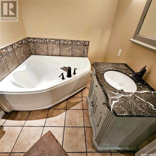 1117 Asquith Drive, Esterhazy, SK - Indoor Photo Showing Bathroom