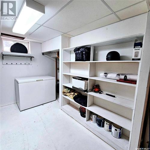 1117 Asquith Drive, Esterhazy, SK - Indoor Photo Showing Laundry Room