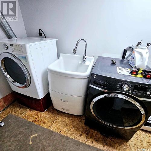 1117 Asquith Drive, Esterhazy, SK - Indoor Photo Showing Laundry Room