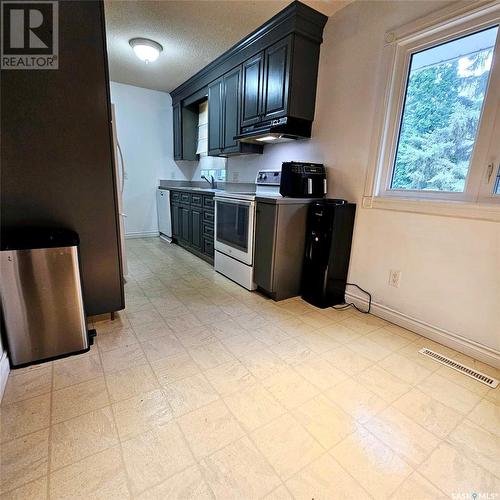 1117 Asquith Drive, Esterhazy, SK - Indoor Photo Showing Kitchen