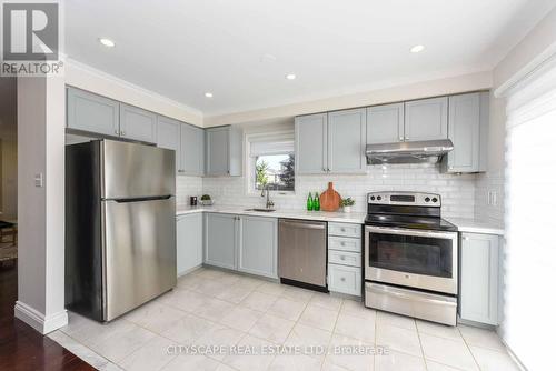 1 Hillsburgh Drive, Brampton (Fletcher'S Meadow), ON - Indoor Photo Showing Kitchen