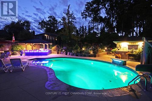 811 Clearview Crescent, London, ON - Outdoor With In Ground Pool With Backyard