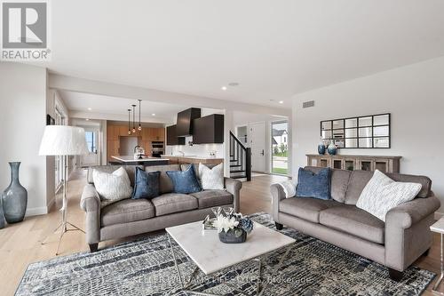 163 Westbrook Drive, Middlesex Centre (Kilworth), ON - Indoor Photo Showing Living Room