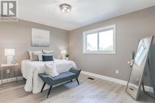 18 Denniston Street, Kawartha Lakes (Lindsay), ON - Indoor Photo Showing Bedroom