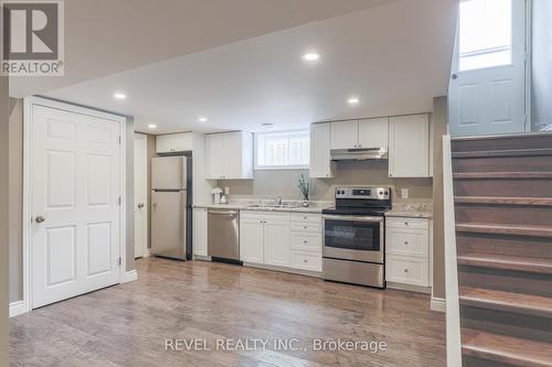 18 Denniston Street, Kawartha Lakes (Lindsay), ON - Indoor Photo Showing Kitchen