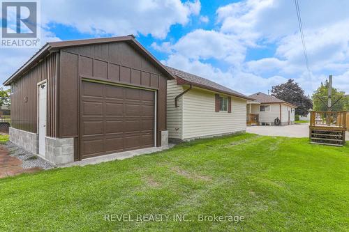 18 Denniston Street, Kawartha Lakes (Lindsay), ON - Outdoor With Exterior