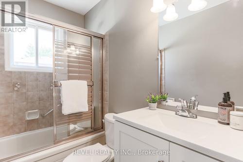 18 Denniston Street, Kawartha Lakes (Lindsay), ON - Indoor Photo Showing Bathroom