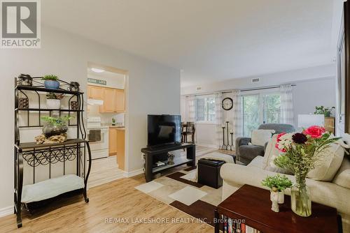 109 - 841 Battell Court, Cobourg, ON - Indoor Photo Showing Living Room