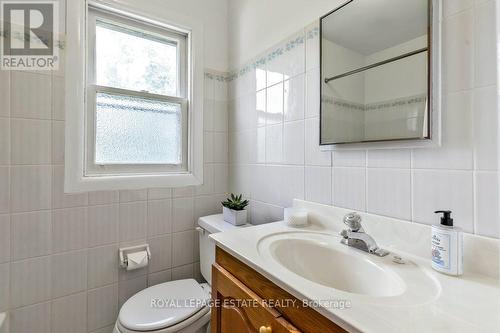 56 Arden Crescent, Toronto (Clairlea-Birchmount), ON - Indoor Photo Showing Bathroom