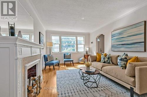 56 Arden Crescent, Toronto (Clairlea-Birchmount), ON - Indoor Photo Showing Living Room