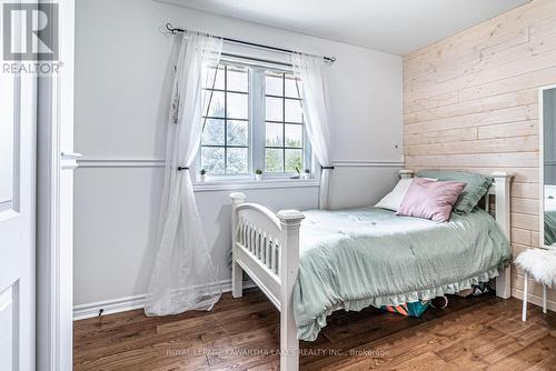 929 Eldon Road, Kawartha Lakes (Oakwood), ON - Indoor Photo Showing Bedroom