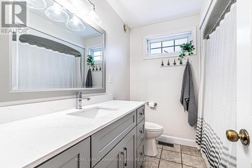 929 Eldon Road, Kawartha Lakes (Oakwood), ON - Indoor Photo Showing Bathroom