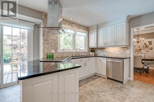 3159 South Drive, Burlington, ON - Indoor Photo Showing Kitchen