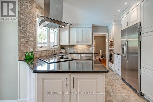 3159 South Drive, Burlington, ON - Indoor Photo Showing Kitchen With Upgraded Kitchen