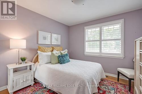 3159 South Drive, Burlington, ON - Indoor Photo Showing Bedroom