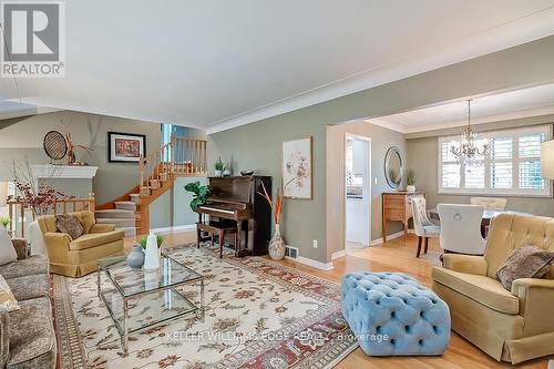 3159 South Drive, Burlington, ON - Indoor Photo Showing Living Room