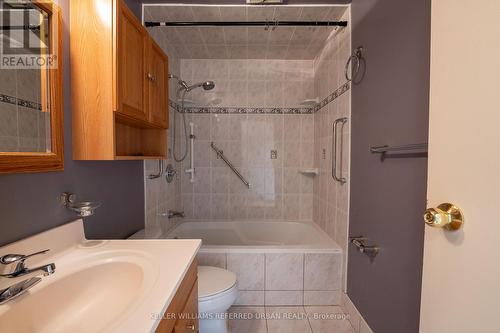 8 Attila Court, Toronto (West Humber-Clairville), ON - Indoor Photo Showing Bathroom