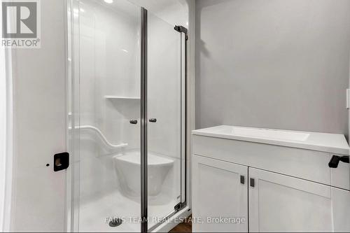 1171 North Shore Drive, Innisfil, ON - Indoor Photo Showing Bathroom