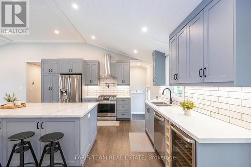 1171 North Shore Drive, Innisfil, ON - Indoor Photo Showing Kitchen With Double Sink With Upgraded Kitchen