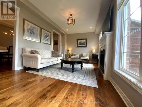 115 Kaitting Trail, Oakville, ON - Indoor Photo Showing Living Room