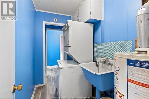 2233 Elsmere, Windsor, ON - Indoor Photo Showing Laundry Room