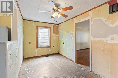 2233 Elsmere, Windsor, ON - Indoor Photo Showing Other Room