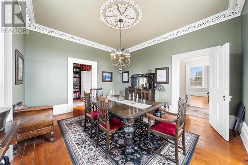 7243 Concession 1, Puslinch, ON - Indoor Photo Showing Dining Room