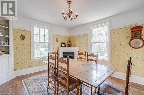 200 William Street, Oakville (1013 - Oo Old Oakville), ON - Indoor Photo Showing Dining Room With Fireplace