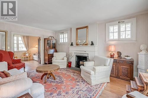 200 William Street, Oakville (1013 - Oo Old Oakville), ON - Indoor Photo Showing Living Room With Fireplace