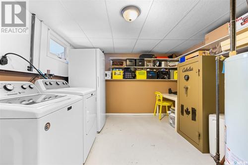 1611 Pascoe Crescent, Moose Jaw, SK - Indoor Photo Showing Laundry Room