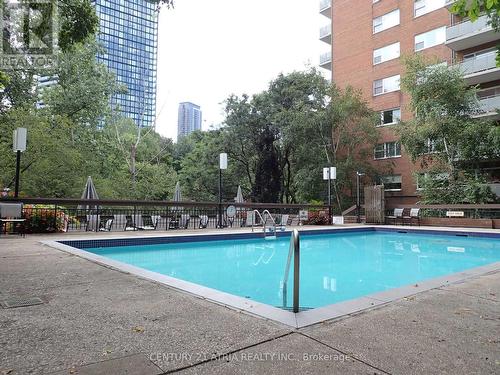 534 - 21 Dale Avenue, Toronto (Rosedale-Moore Park), ON - Outdoor With In Ground Pool