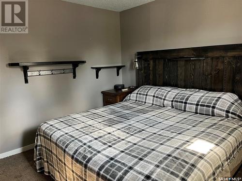 1542 Smith Street, Moose Jaw, SK - Indoor Photo Showing Bedroom